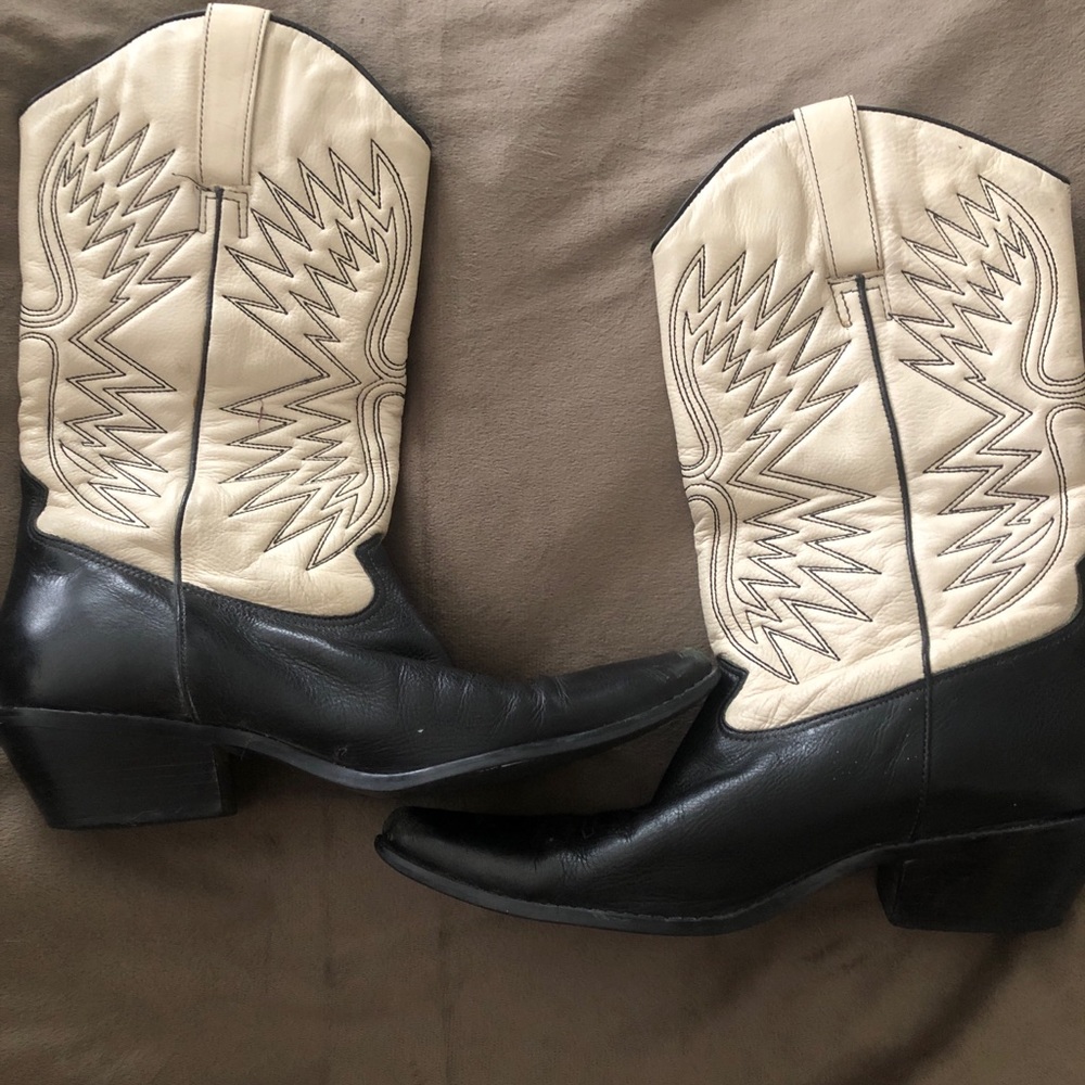 Pair of Matisse Women’s Leather Cowgirl Boots